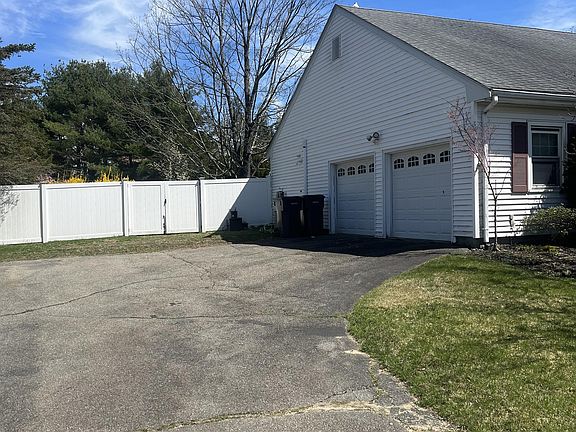 4th image of 3 Hearthstone Cir