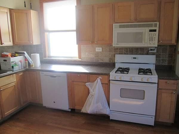 1st image of 4520 N Oakley Ave