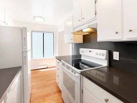 4th image of 1440 Union St APT 105