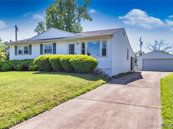 11048 Ridge Forest Ct, Saint Louis, MO 63126