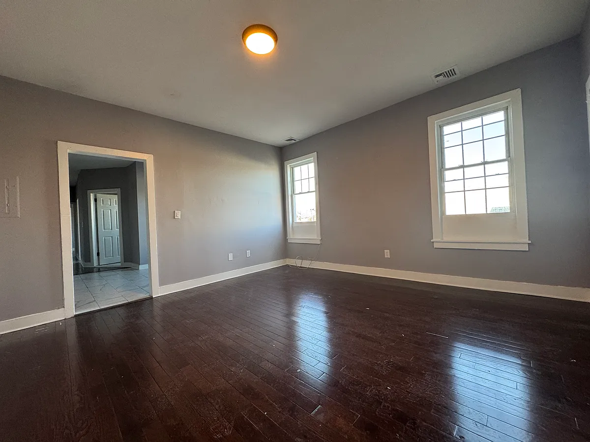 Building Photo - 215 Rosette St #R3