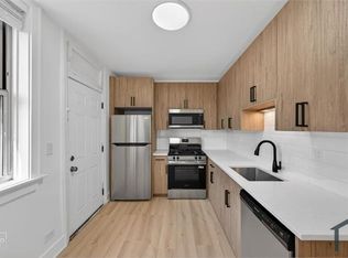 6312 N Artesian Ave #3W, Chicago, IL 60659