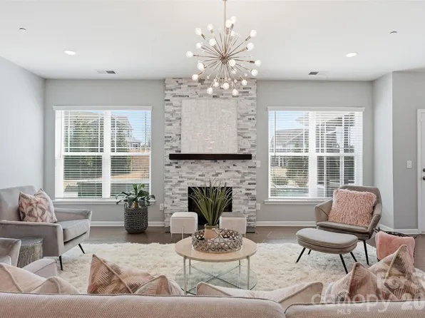 964 Bellegray Ln NW, Concord, NC 28027