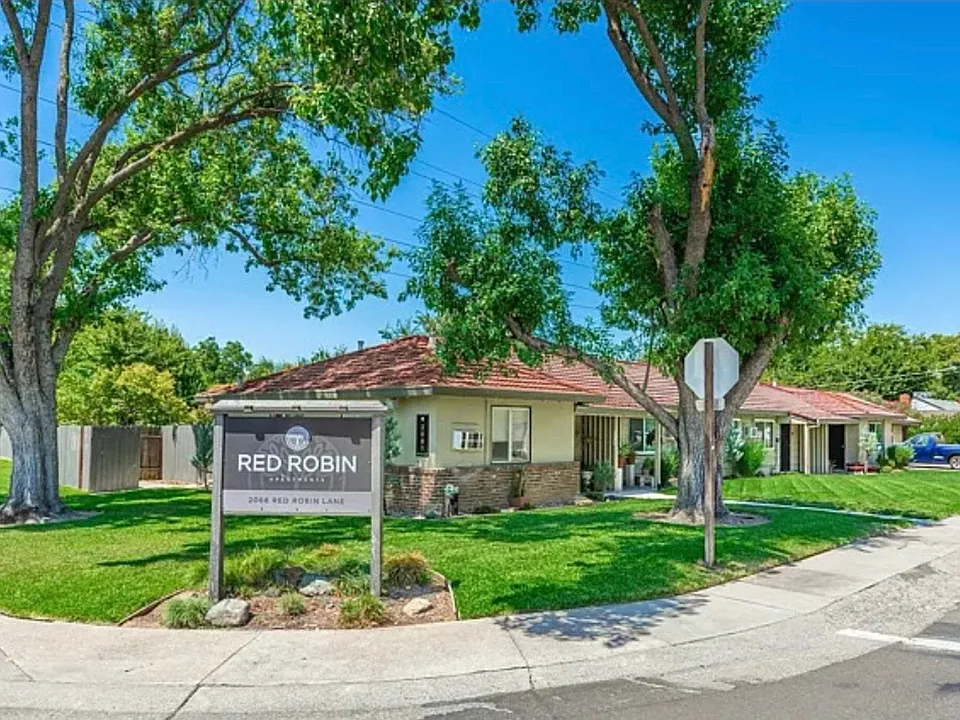 Red Robin Apartments