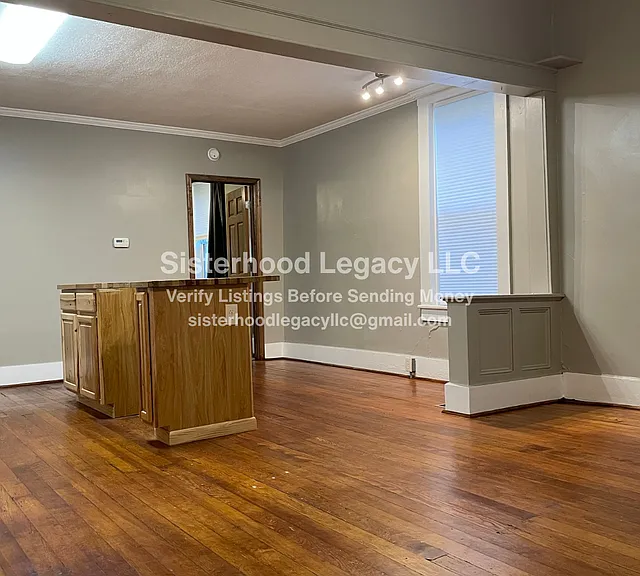 838 S Oak St — Photo 12