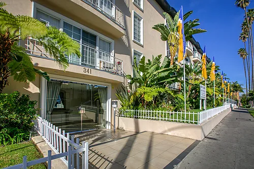 Wilshire Kenmore Regency Photo 1