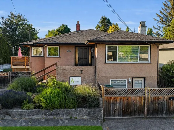 1650 Chandler Ave, Victoria, BC V8S 1N6