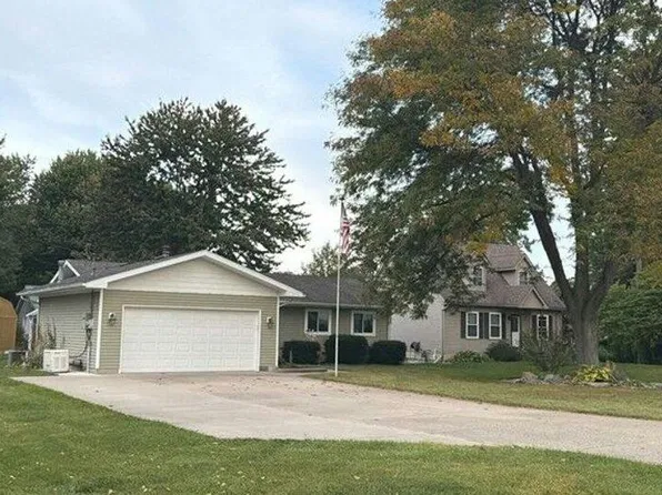 5788 Urban Dr, East China, MI 48054