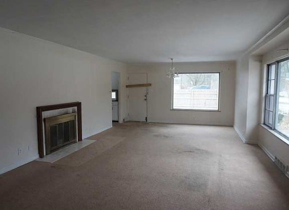 5th image of 740 Kessler Boulevard West Dr