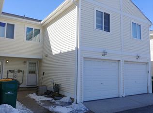 439 Meadow Green Ln, Round Lake Beach, IL 60073