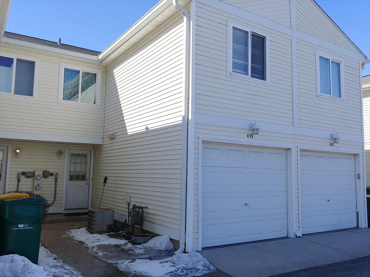 439 Meadow Green Ln photo 1