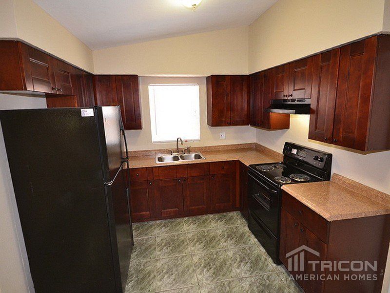 2nd image of 162 N Fernwood Ave