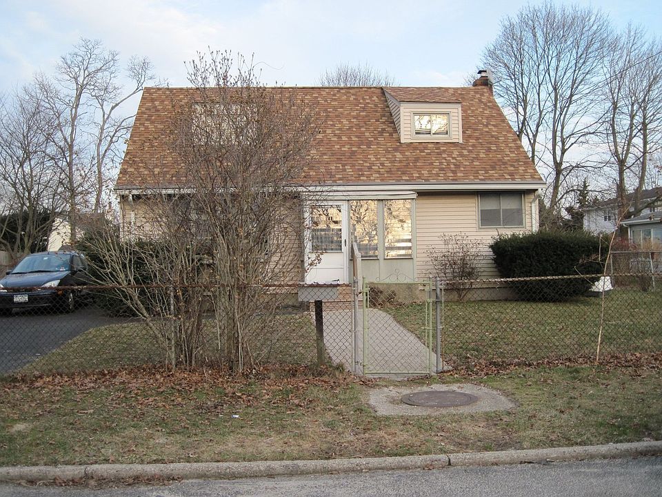 1st image of 493 2nd Ave