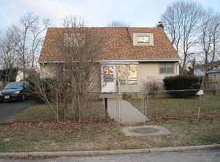 493 2nd Ave, Bayport, NY