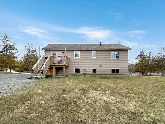 3rd image of 2073 Shannon Rd