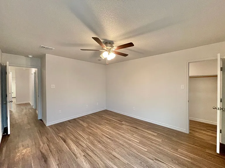 1806 Clovis Dr — Photo 22
