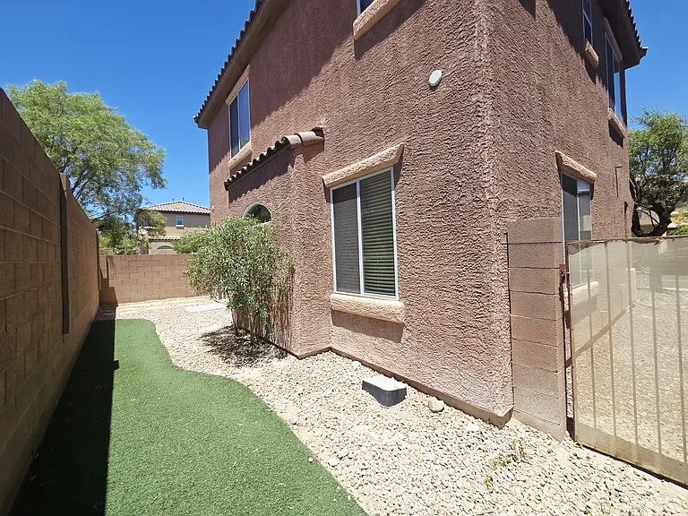 8237 Brilliant Pompon Pl — Photo 30