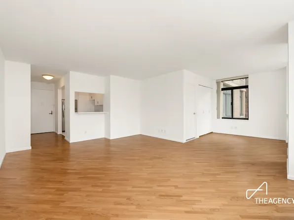 400 East 70th Street image 1 of 6