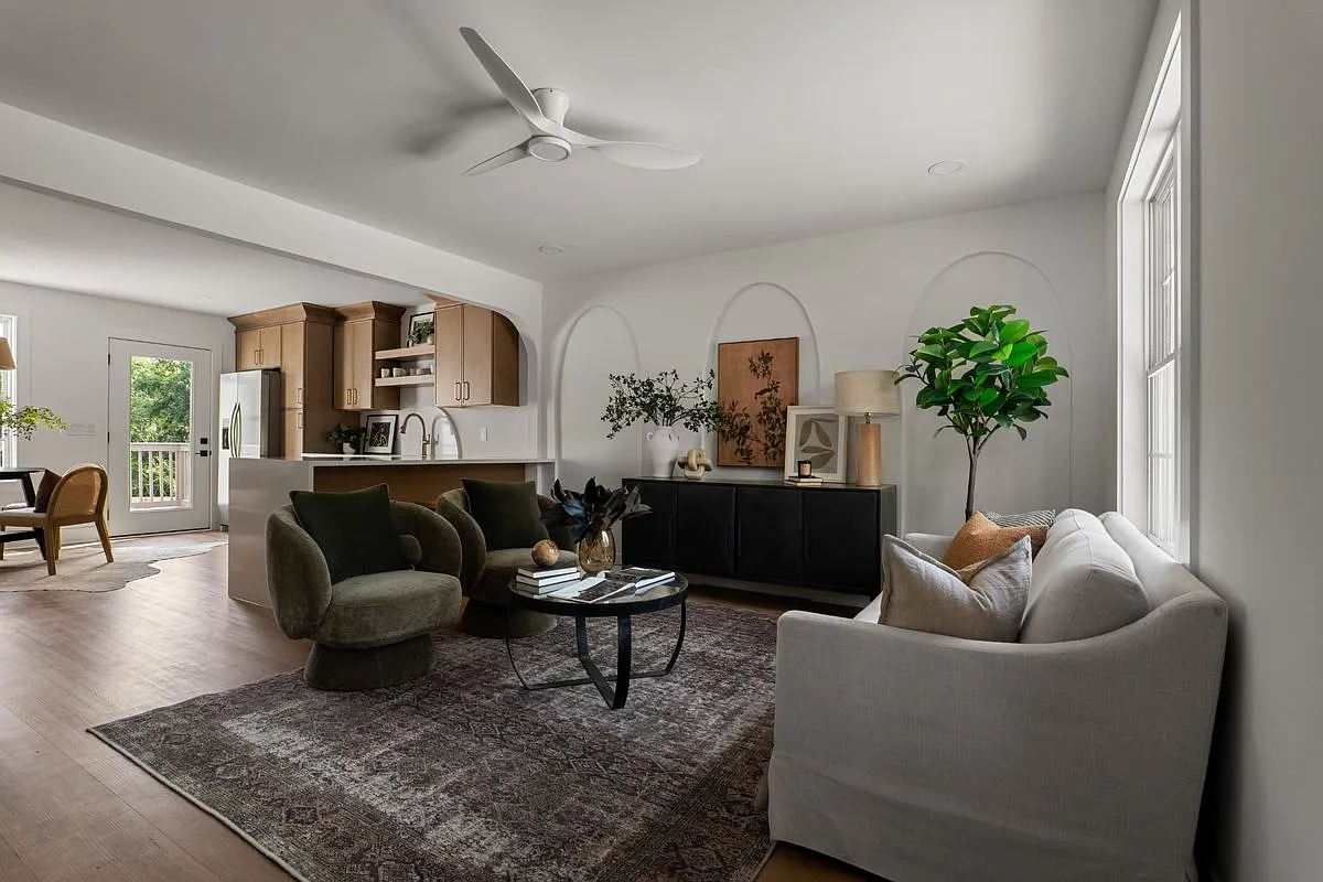 3 bed, 2.0 bath, 1078 sqft, $2,500 — Photo 2