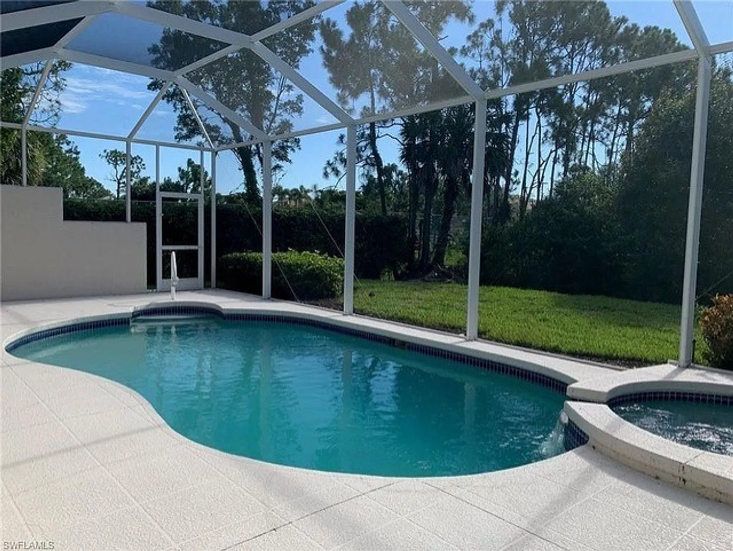 ** Stunning Pool And Spa Home In Glen Eden On The Lakes ** Annual Or Seasonal Rental ** — Photo 2