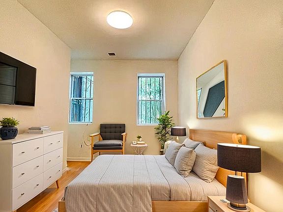 5th image of 1239A Putnam Ave #1