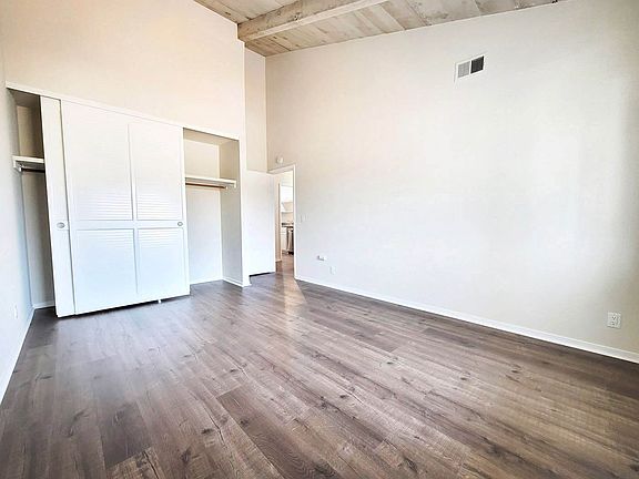 5th image of 135 Acalanes Dr #18