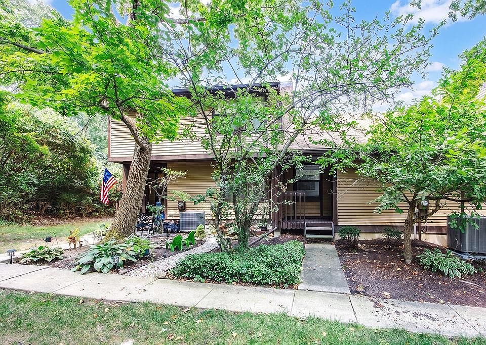 1st image of 30 Eland Ct