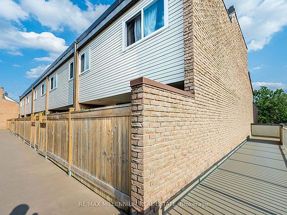 2nd image of 301 Milestone Cres