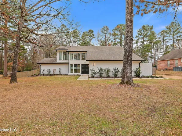 717 Country Place Dr, Pearl, MS 39208