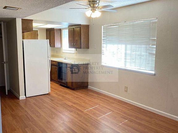 3rd image of 530 E Yorkshire Dr #1