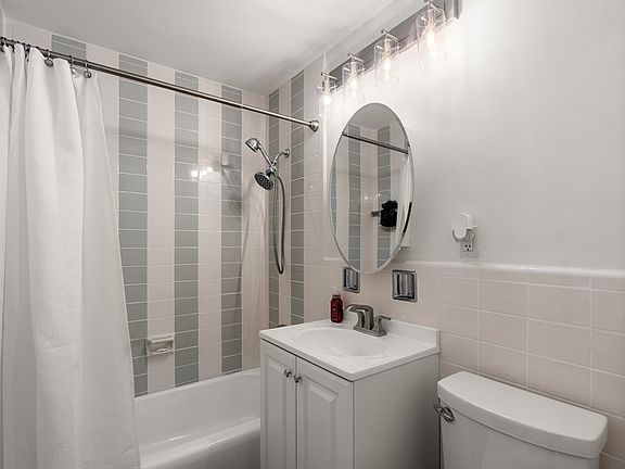 5th image of 5050 Washington St APT 216