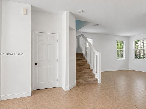 4th image of 8121 NW 108th Pl