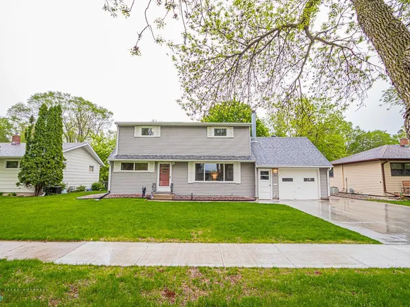 1818 15th St S, Fargo, ND 58103