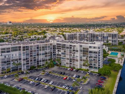 800 Parkview Dr APT 516, Hallandale Beach, FL, 33009