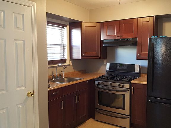 3rd image of 782 Nugent Ave