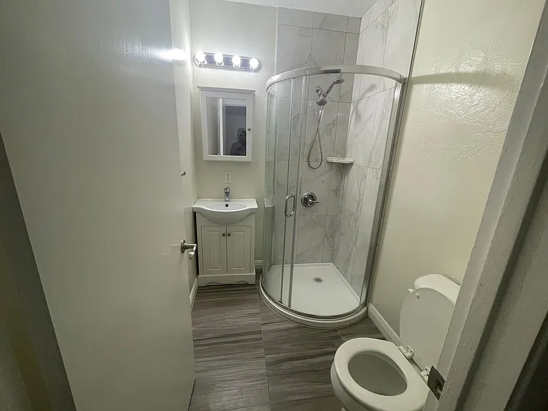 110 Gladys Ave #B — Photo 26