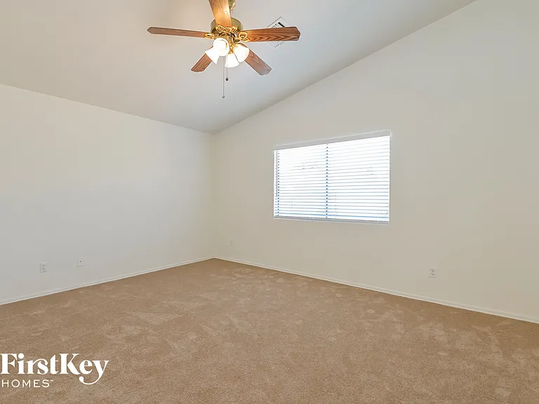 3114 S Vaughn Dr — Photo 6