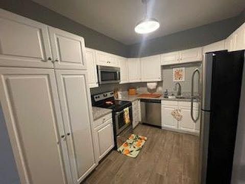 5th image of 1700 Clinch Ave #106