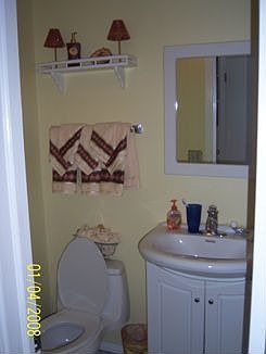 Powder Room 1st Floor