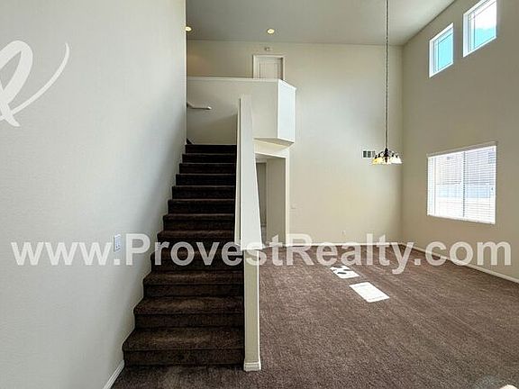 3rd image of 15847 Barrel Cactus Ln