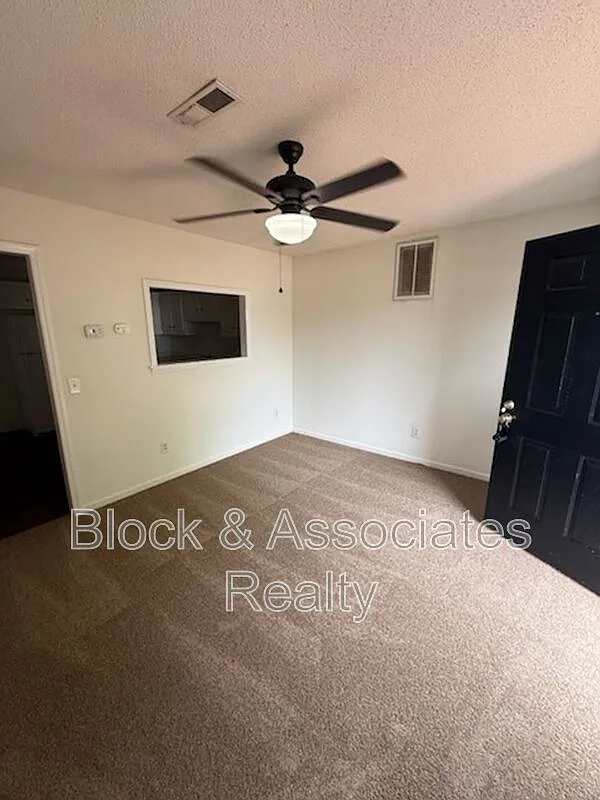 1 bed, 1.0 bath, $750 — Photo 2