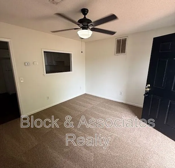 120 W Presnell St #C — Photo 2