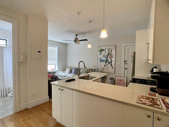 2nd image of 442 Hudson St #6R