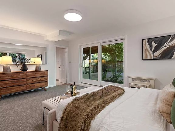 4th image of 590 Oak Park Dr #2