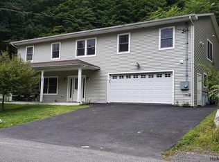 81 Canaan Rd, New Paltz, NY 12561