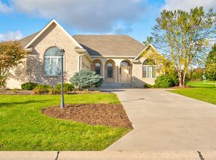 2330 E Belmont Pl, Oak Creek, WI 53154