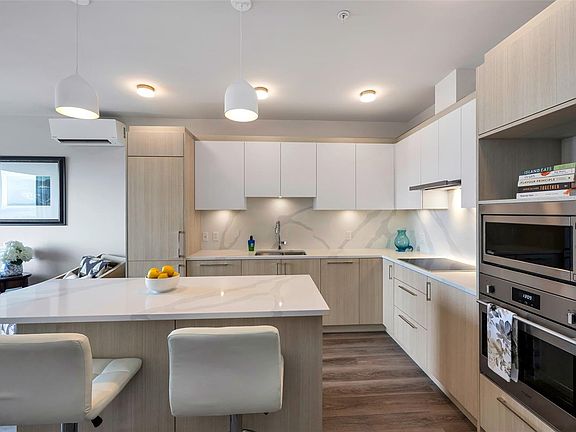 3rd image of 622 Admirals Rd #907