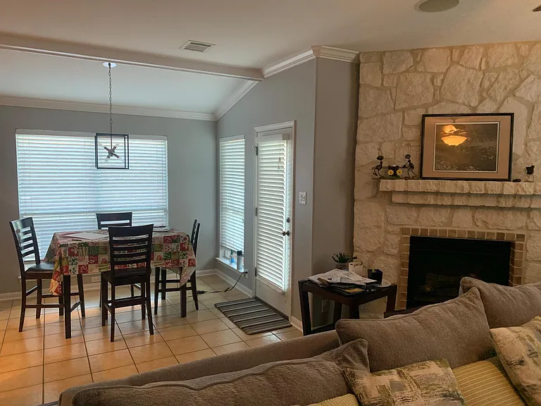 114 Blue Thorn Trl — Photo 18
