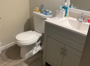 91 Parkview Ave, Elmwood Park, NJ 07407