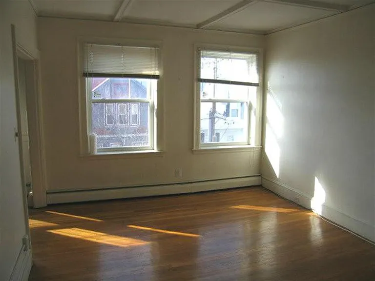 38 College Ave #4 — Photo 3